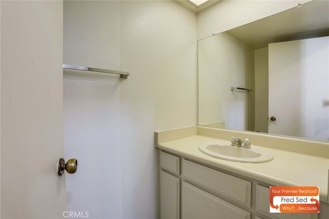 11350 Foothill, Lakeview Terrace, CA 91342