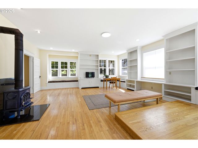 3419 Sw DOSCH Rd, Portland, OR 97239