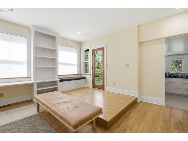 3419 Sw DOSCH Rd, Portland, OR 97239
