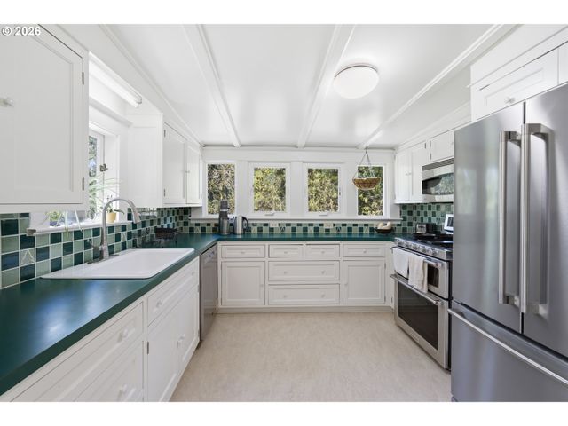3419 Sw DOSCH Rd, Portland, OR 97239