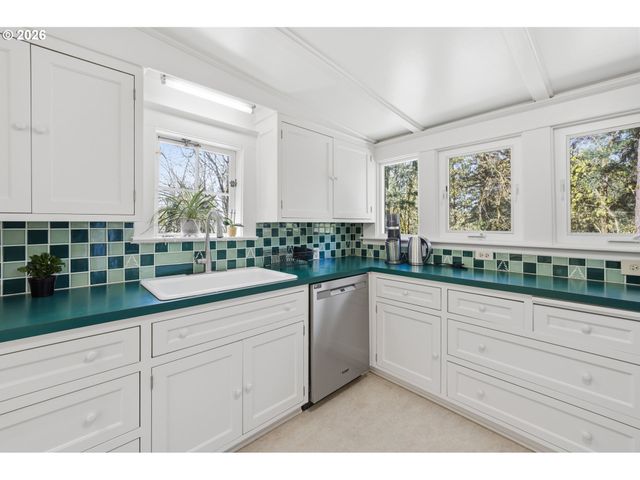 3419 Sw DOSCH Rd, Portland, OR 97239