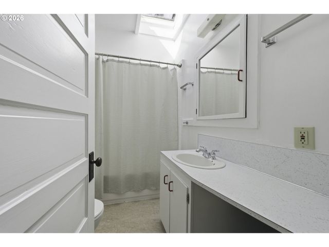 3419 Sw DOSCH Rd, Portland, OR 97239