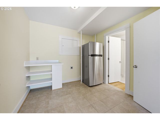 3419 Sw DOSCH Rd, Portland, OR 97239