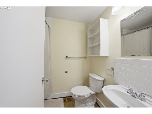 3419 Sw DOSCH Rd, Portland, OR 97239