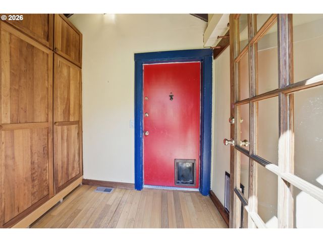 3419 Sw DOSCH Rd, Portland, OR 97239