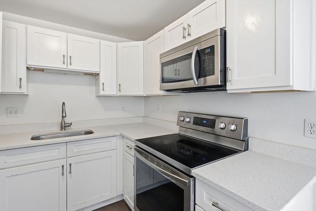 124 Addison St 15, Chelsea, MA 02150