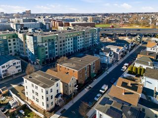 124 Addison St 15, Chelsea, MA 02150