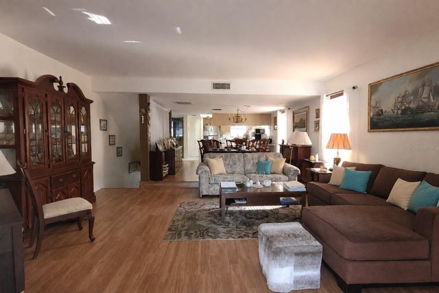 255 CAPRI CIRCLE N 17, Treasure Island, FL 33706