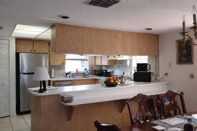 255 CAPRI CIRCLE N 17, Treasure Island, FL 33706