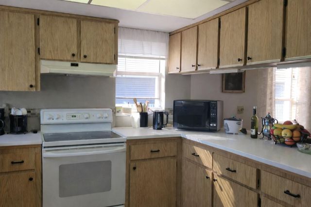 255 CAPRI CIRCLE N 17, Treasure Island, FL 33706