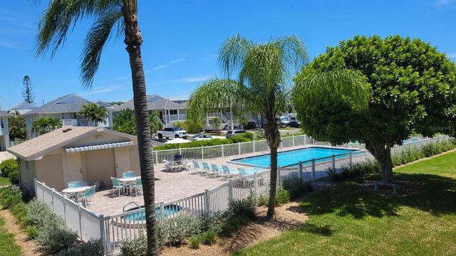 255 CAPRI CIRCLE N 17, Treasure Island, FL 33706