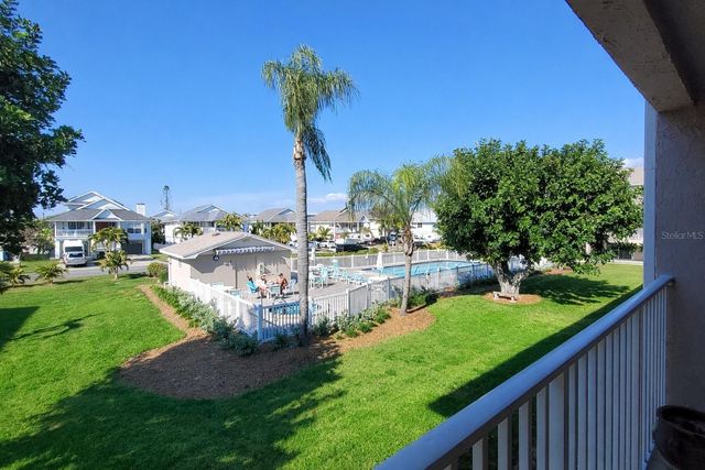 255 CAPRI CIRCLE N 17, Treasure Island, FL 33706