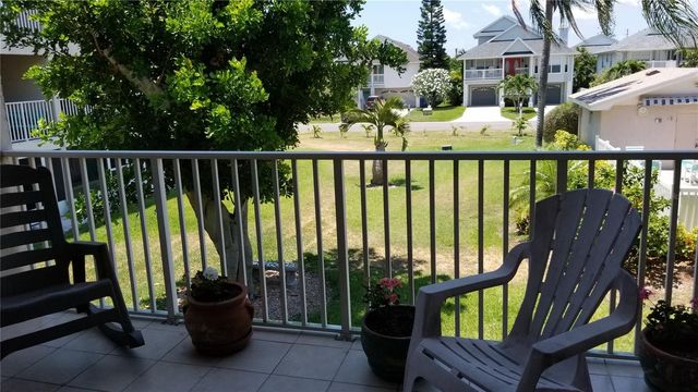 255 CAPRI CIRCLE N 17, Treasure Island, FL 33706