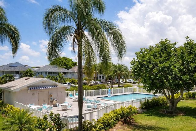 255 CAPRI CIRCLE N 17, Treasure Island, FL 33706
