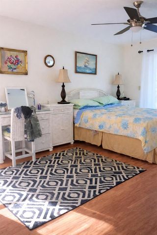 255 CAPRI CIRCLE N 17, Treasure Island, FL 33706