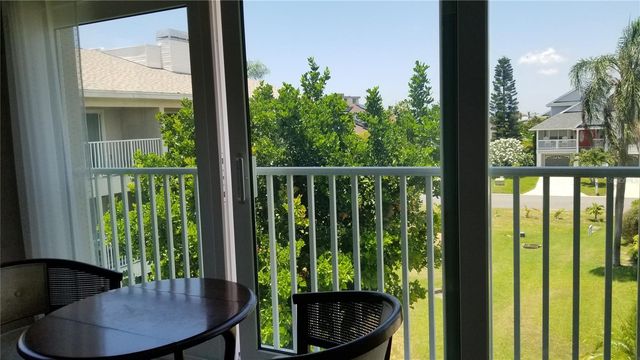 255 CAPRI CIRCLE N 17, Treasure Island, FL 33706