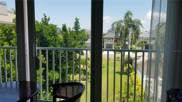 255 CAPRI CIRCLE N 17, Treasure Island, FL 33706