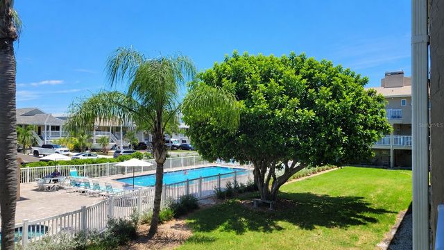 255 CAPRI CIRCLE N 17, Treasure Island, FL 33706