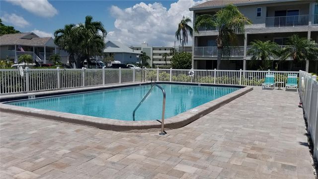 255 CAPRI CIRCLE N 17, Treasure Island, FL 33706