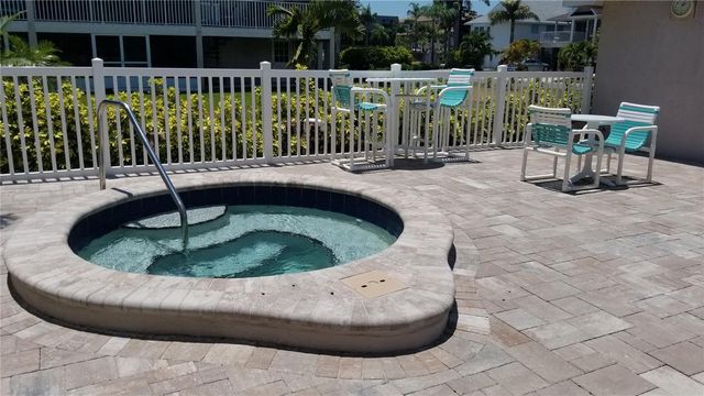 255 CAPRI CIRCLE N 17, Treasure Island, FL 33706