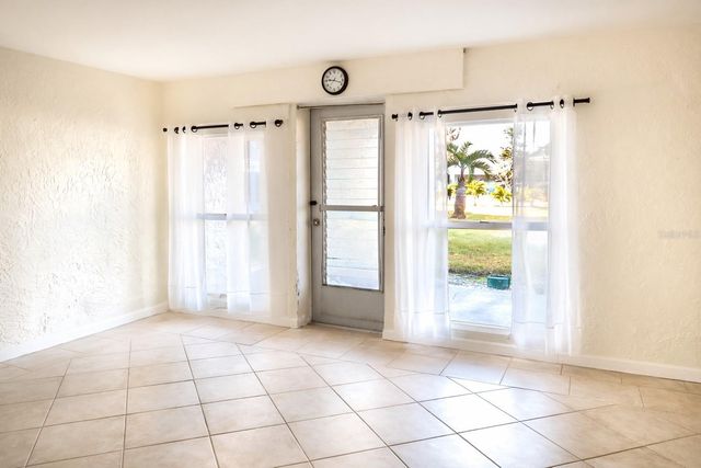 255 CAPRI CIRCLE N 17, Treasure Island, FL 33706