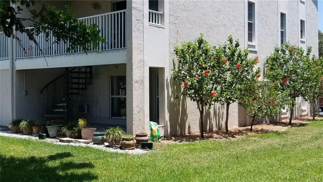 255 CAPRI CIRCLE N 17, Treasure Island, FL 33706