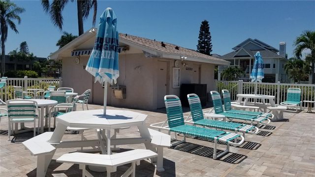 255 CAPRI CIRCLE N 17, Treasure Island, FL 33706