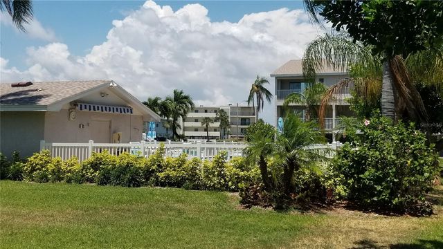 255 CAPRI CIRCLE N 17, Treasure Island, FL 33706