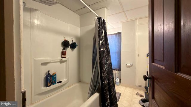 515 W BROADWAY, Red Lion, PA 17356