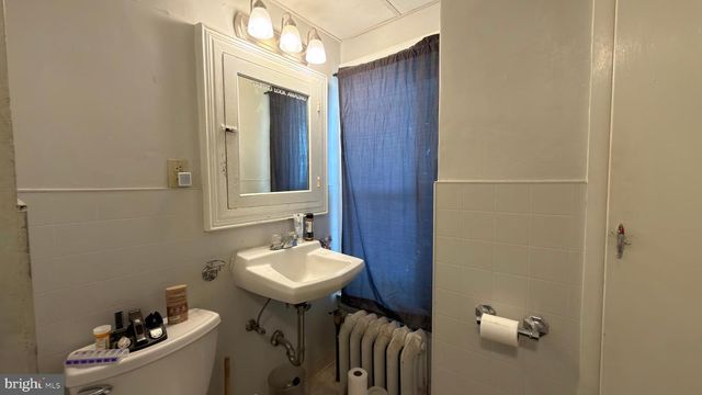 515 W BROADWAY, Red Lion, PA 17356