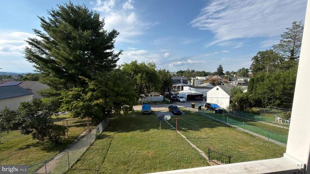 515 W BROADWAY, Red Lion, PA 17356