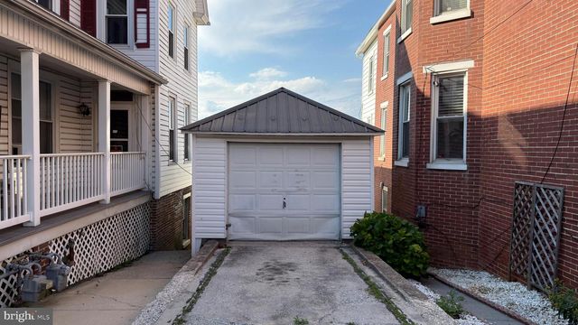 515 W BROADWAY, Red Lion, PA 17356