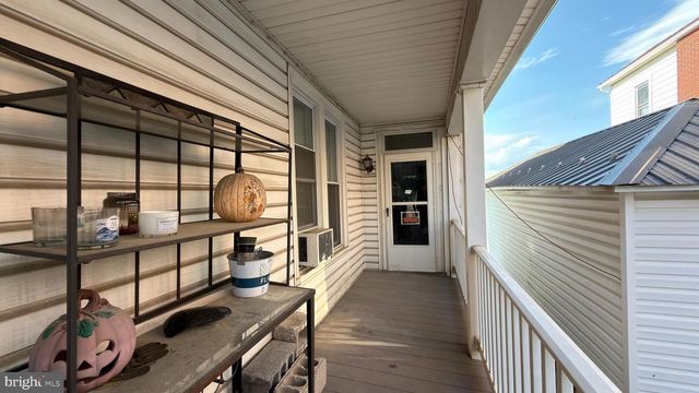 515 W BROADWAY, Red Lion, PA 17356