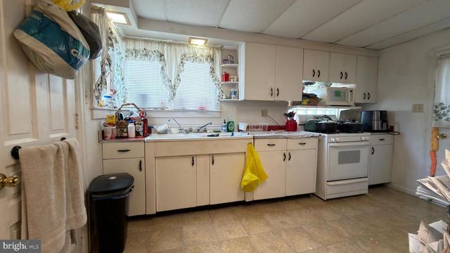 515 W BROADWAY, Red Lion, PA 17356