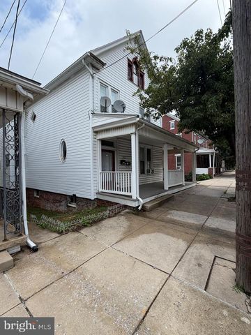 515 W BROADWAY, Red Lion, PA 17356