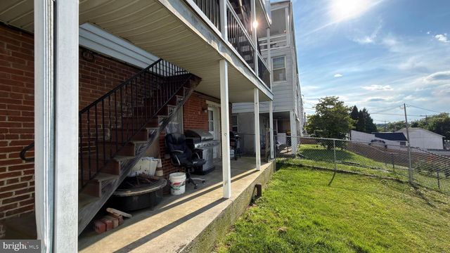 515 W BROADWAY, Red Lion, PA 17356