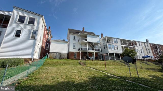 515 W BROADWAY, Red Lion, PA 17356