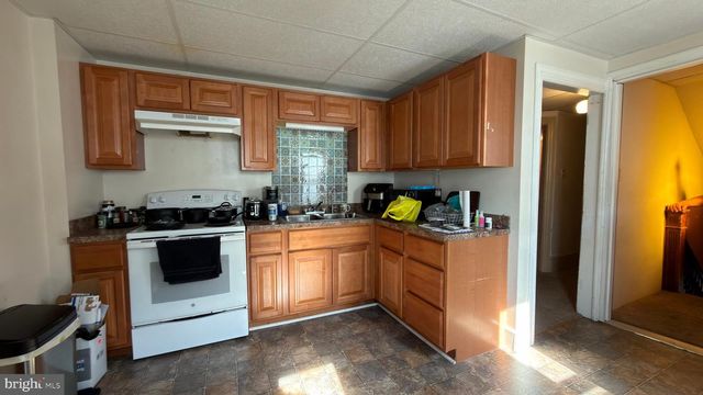 515 W BROADWAY, Red Lion, PA 17356