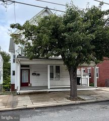 515 W BROADWAY, Red Lion, PA 17356