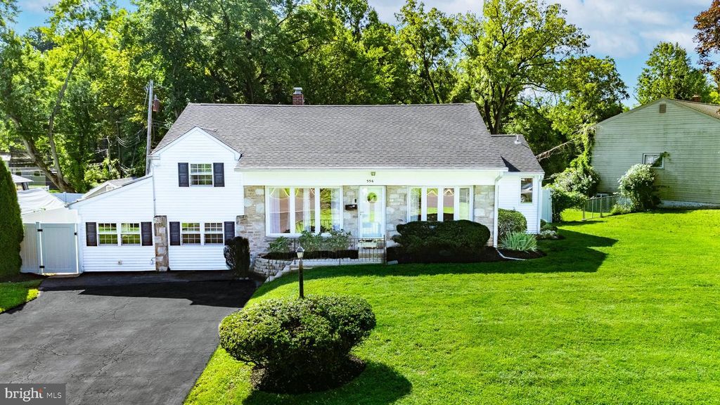 556 REVOLUTIONARY WAY, WARMINSTER, PA 18974 — exterior