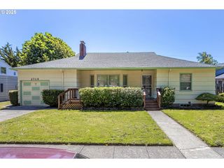 2715 HARDING St, Longview, WA 98632