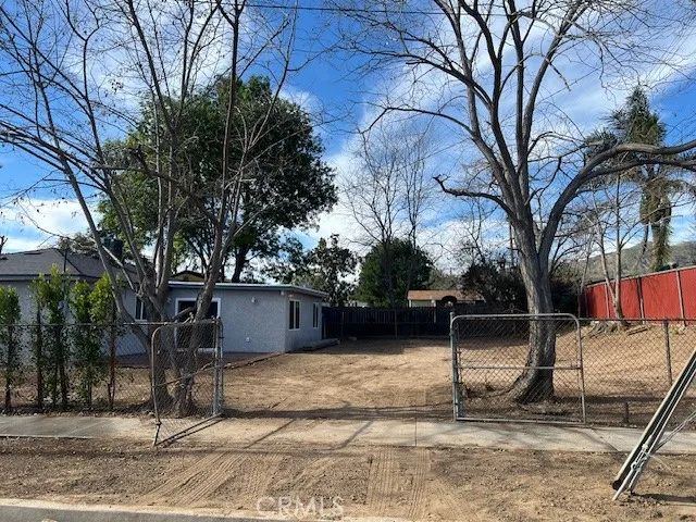 13180 Norris Avenue, Sylmar, CA 91342