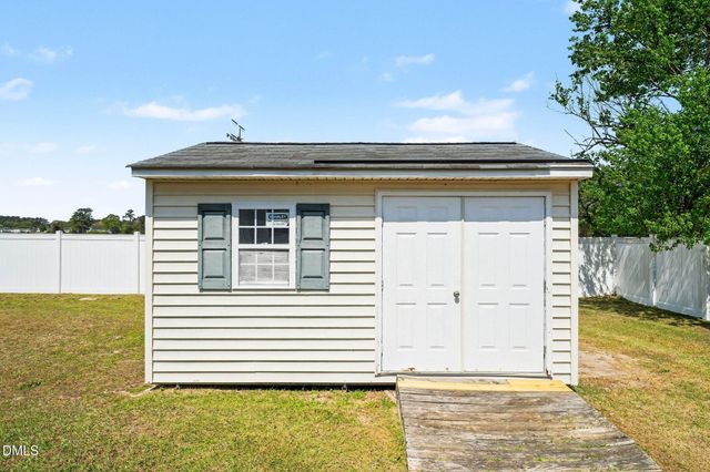 215 Ellington Way, La Grange, NC 28551