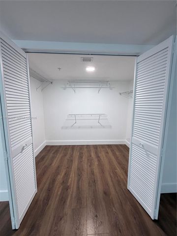 1800 N Bayshore Dr 3511, Miami, FL 33132