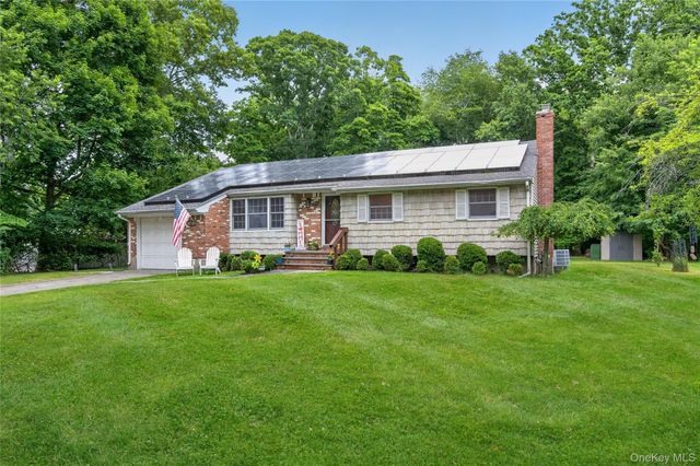257 Bow Drive, Hauppauge, NY 11788