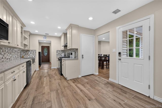 257 Bow Drive, Hauppauge, NY 11788