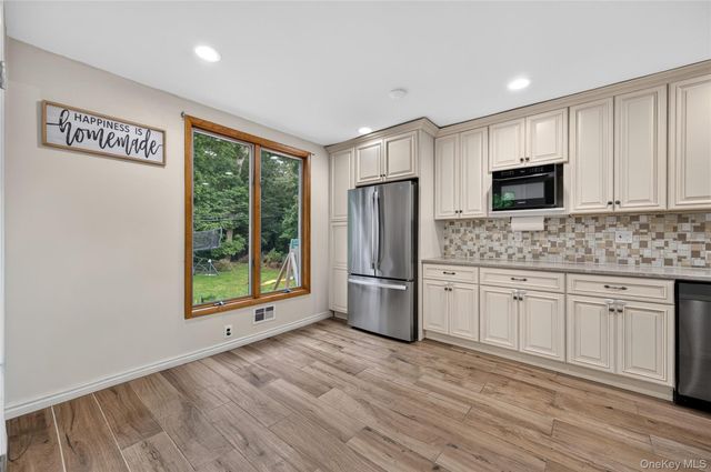 257 Bow Drive, Hauppauge, NY 11788