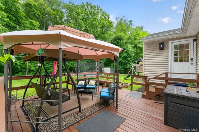 257 Bow Drive, Hauppauge, NY 11788
