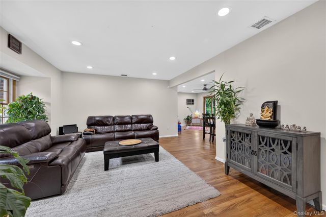 257 Bow Drive, Hauppauge, NY 11788