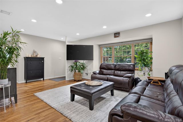 257 Bow Drive, Hauppauge, NY 11788